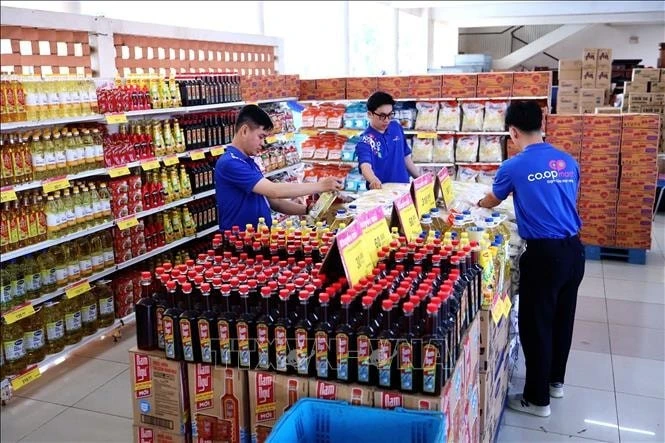 Các siêu thị tại thành phố Đà Nẵng chuẩn bị đầy đủ các mặt hàng nhu yếu phẩm thiết yếu phục vụ người dân dịp Tết Nguyên đán 2026.