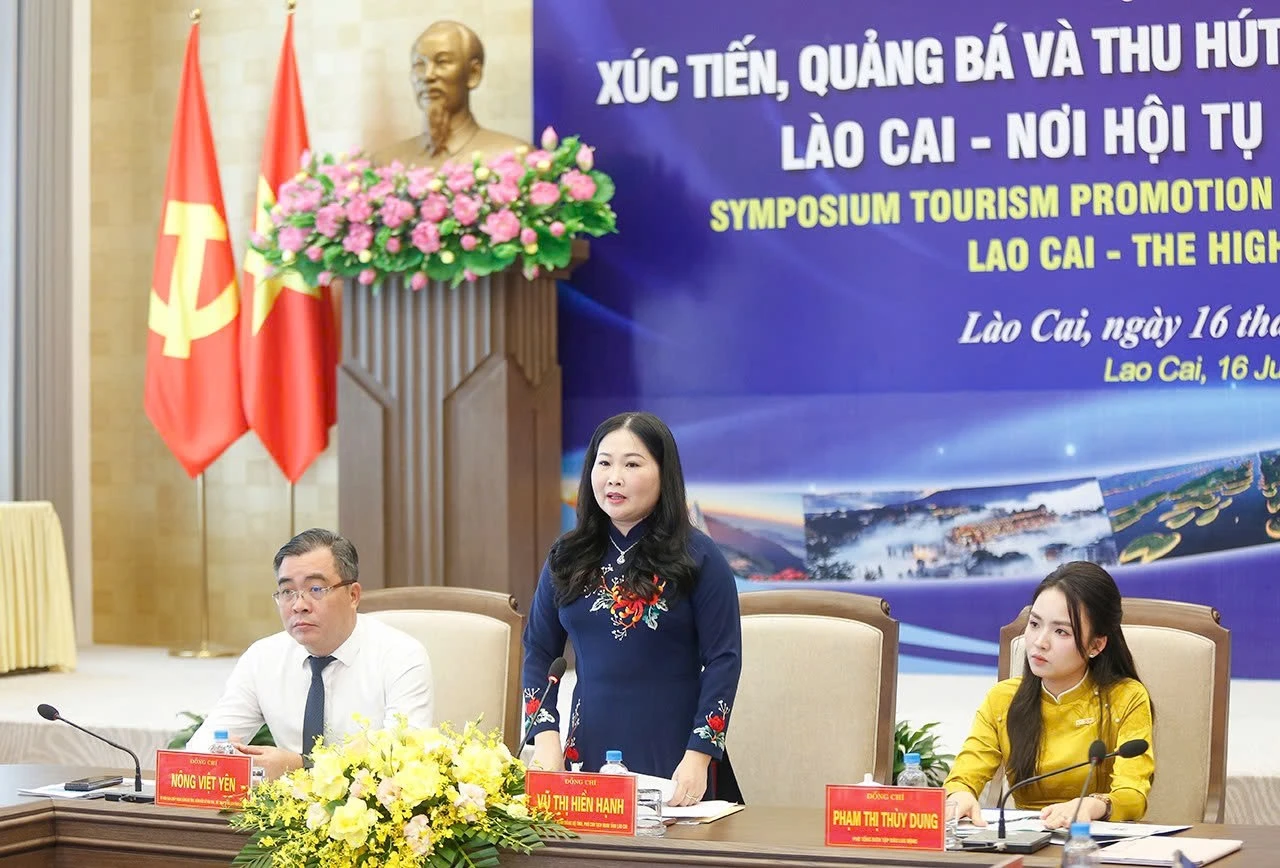 ba-hanh-phat-bieu.jpg