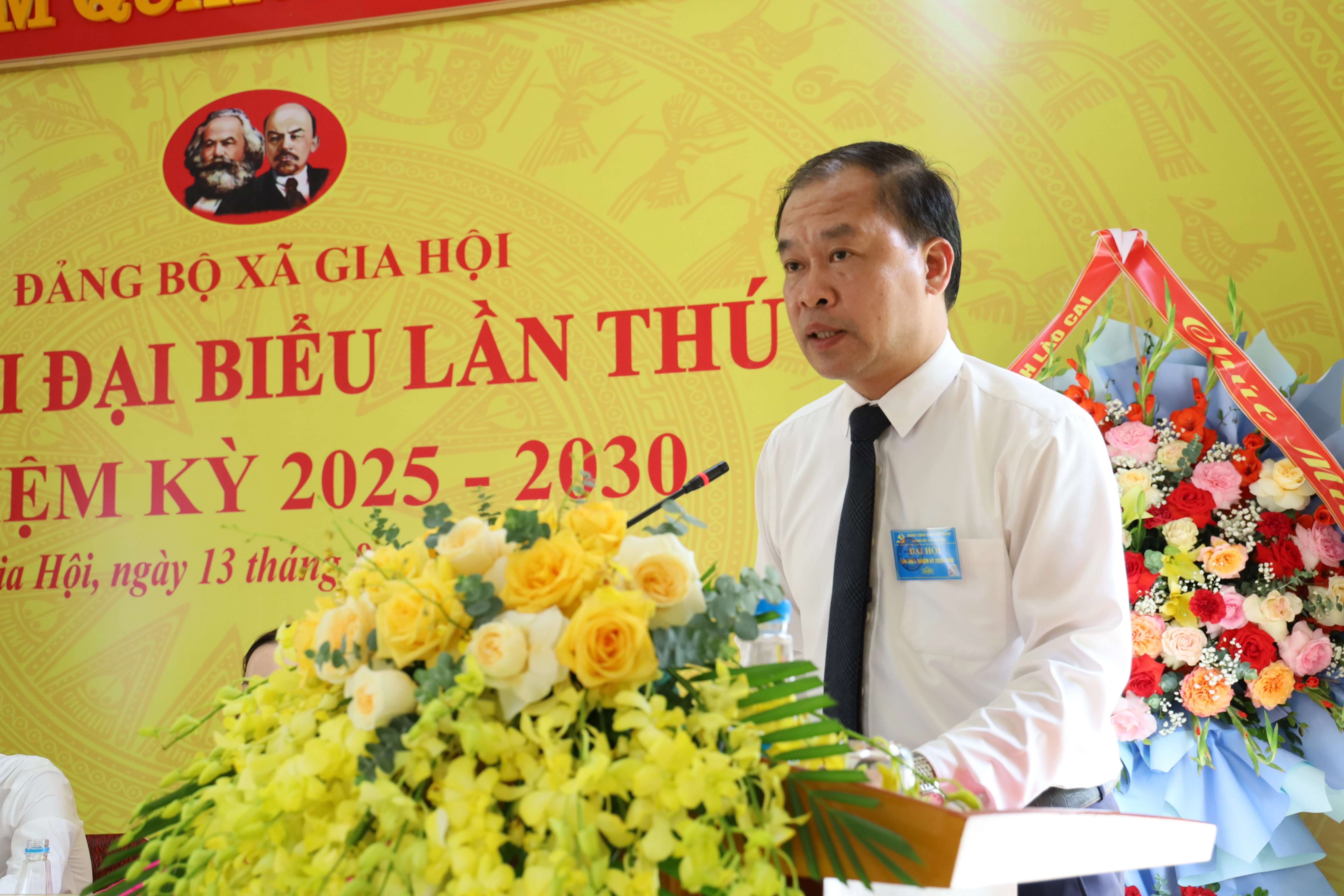 Đồng chí Nguyễn Xuân Trường, Phó Trưởng Ban Tổ chức Tỉnh ủy phát biểu chỉ đạo đại hội.