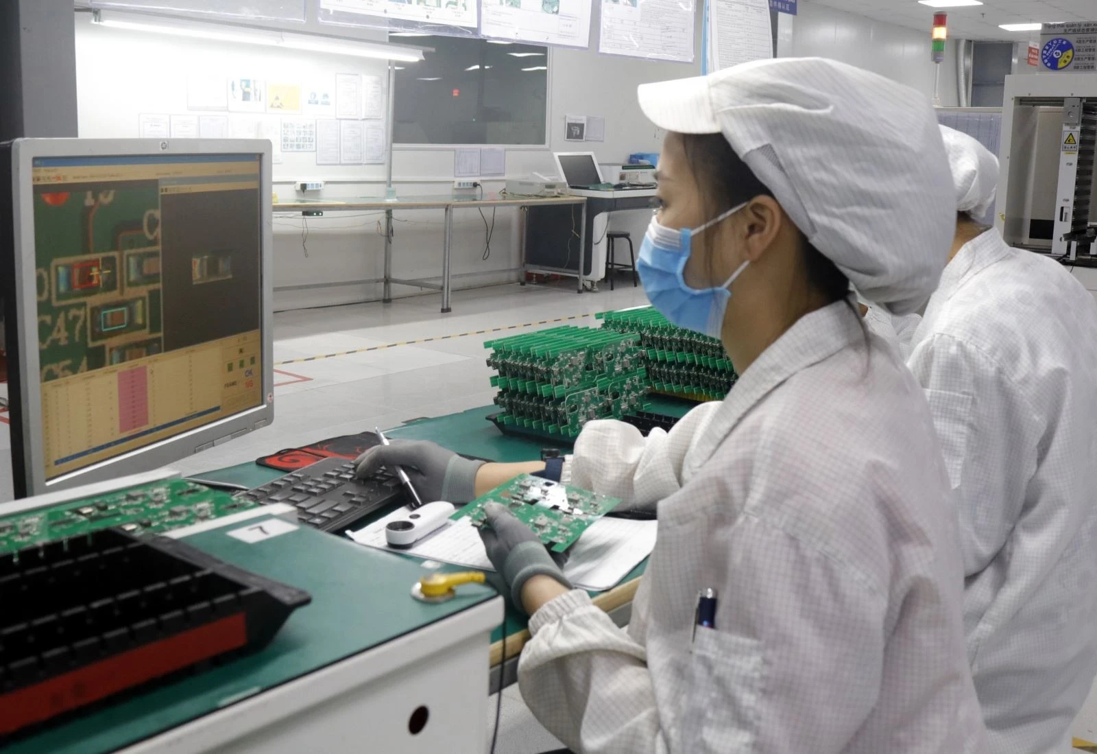 Các doanh nghiệp FDI tạo nguồn việc làm lớn. Ảnh minh họa