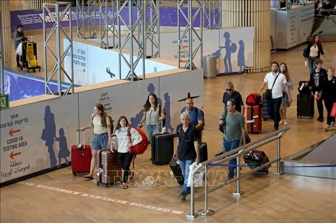 Hành khách tại sân bay Ben Gurion, Israel ngày 19/5/2022. Ảnh tư liệu: