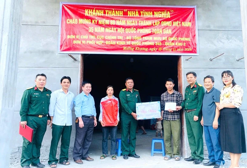 doan-kinh-te-quoc-phong-345-trao-nha-tinh-nghia-tang-ho-gia-dinh-anh-tan-khai-leng-thon-coc-ram-xa-nam-chay-huyen-muong-khuong-tinh-lao-cai.jpg