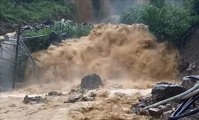 Cảnh báo lũ quét, sạt lở đất do mưa lớn ở các tỉnh vùng núi phía Bắc ngày 23/5.