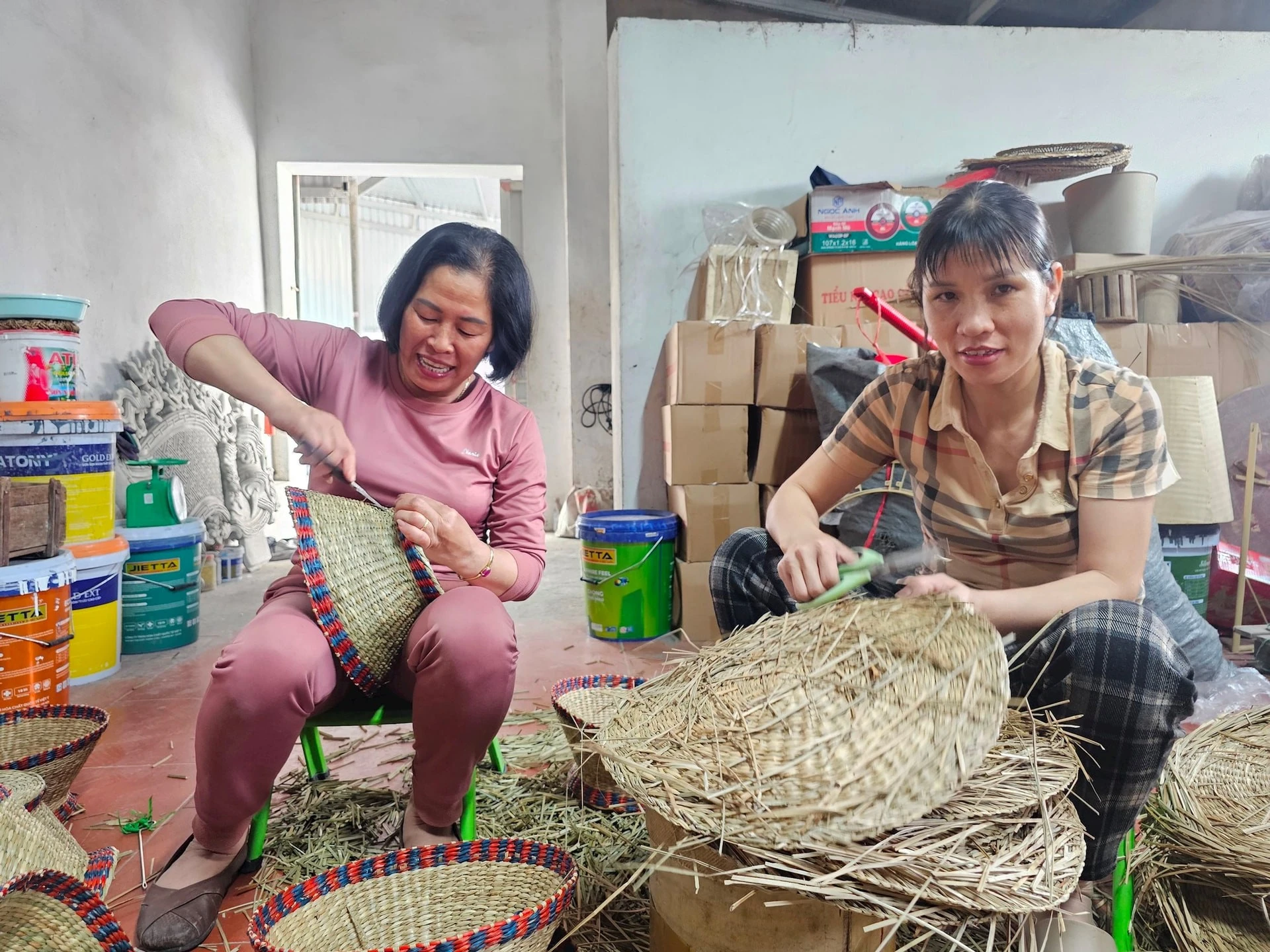 Giá trị các sản phẩm từ cói ngày càng được nâng cao.