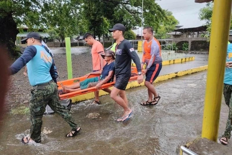 Philippines nhanh chóng sơ tán người dân ở các khu vực bị ảnh hưởng.