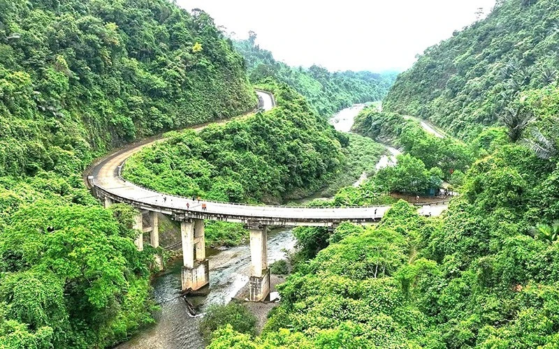 Đường Hồ Chí Minh nhánh tây qua huyện Lệ Thủy, tỉnh Quảng Bình.