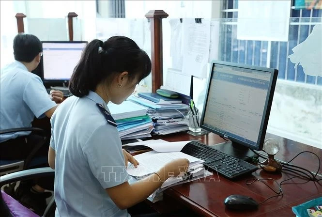 Hoạt động nghiệp vụ tại Chi cục Hải quan Hòa Trung (Cục Hải quan Cà Mau).