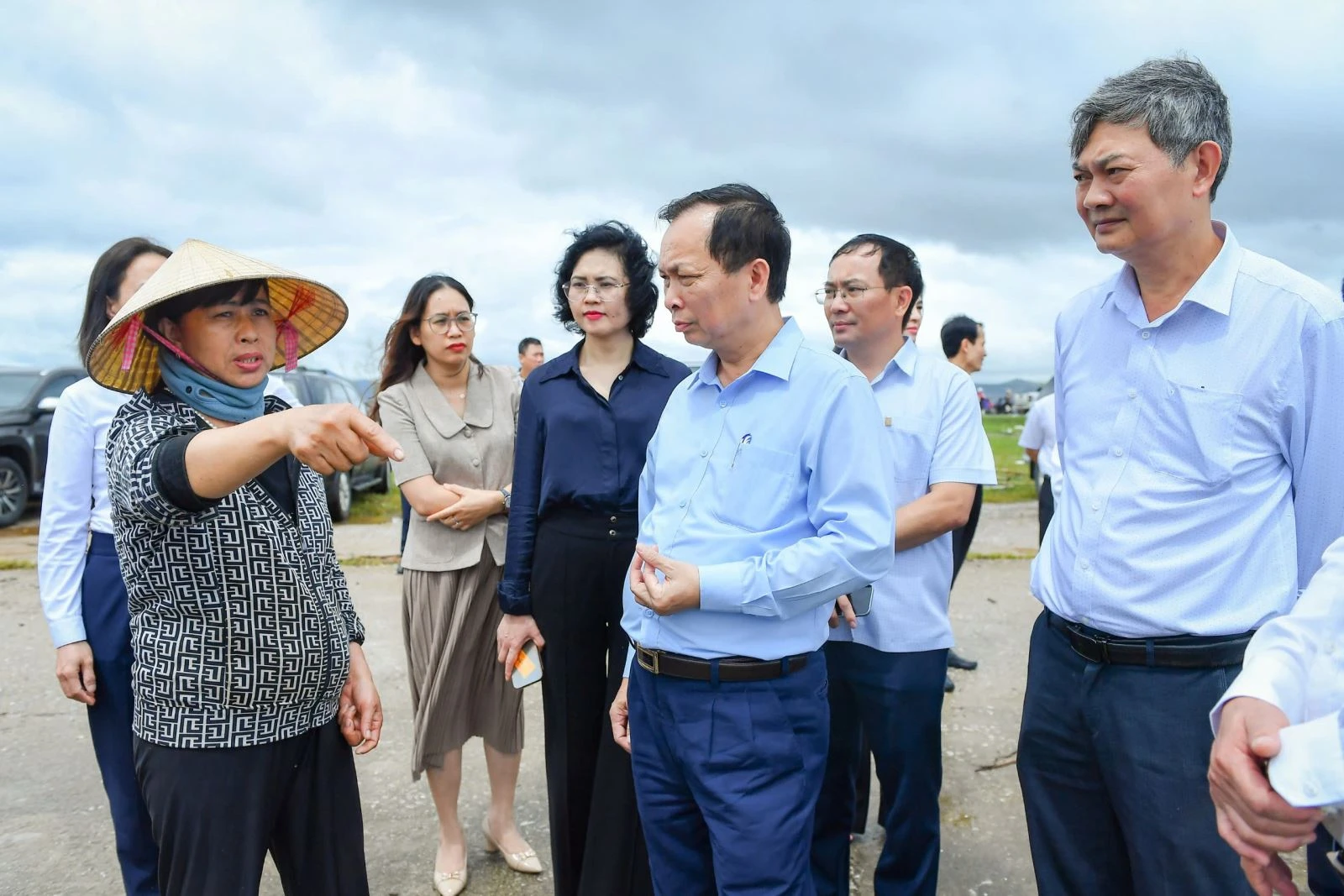 Nhiều khách hàng, doanh nghiệp đã bị thiệt hại lớn, không có khả năng trả nợ, gần như mất trắng tài sản, không có nguồn nào bù đắp được trong thời gian trước mắt.