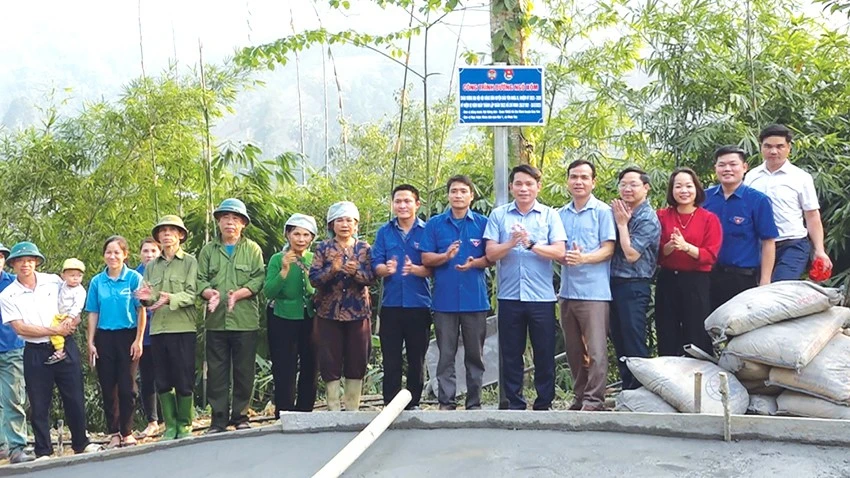 cong-tac-dan-van-huong-ve-co-so-duoc-huyen-uy-bao-yen-chi-dao-thuc-hien-thuong-xuyen.jpg