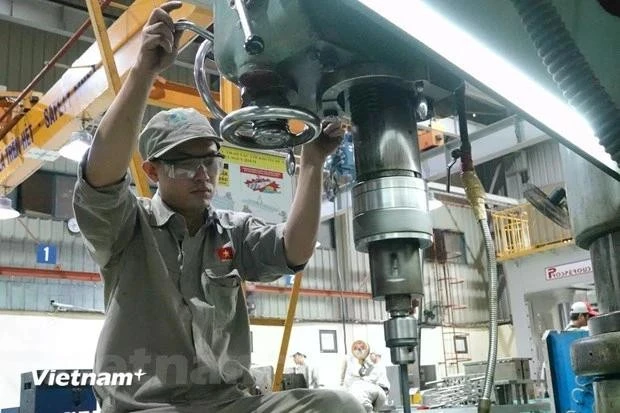 Sản xuất công nghiệp đóng góp tích cực cho tăng trưởng của nền kinh tế.