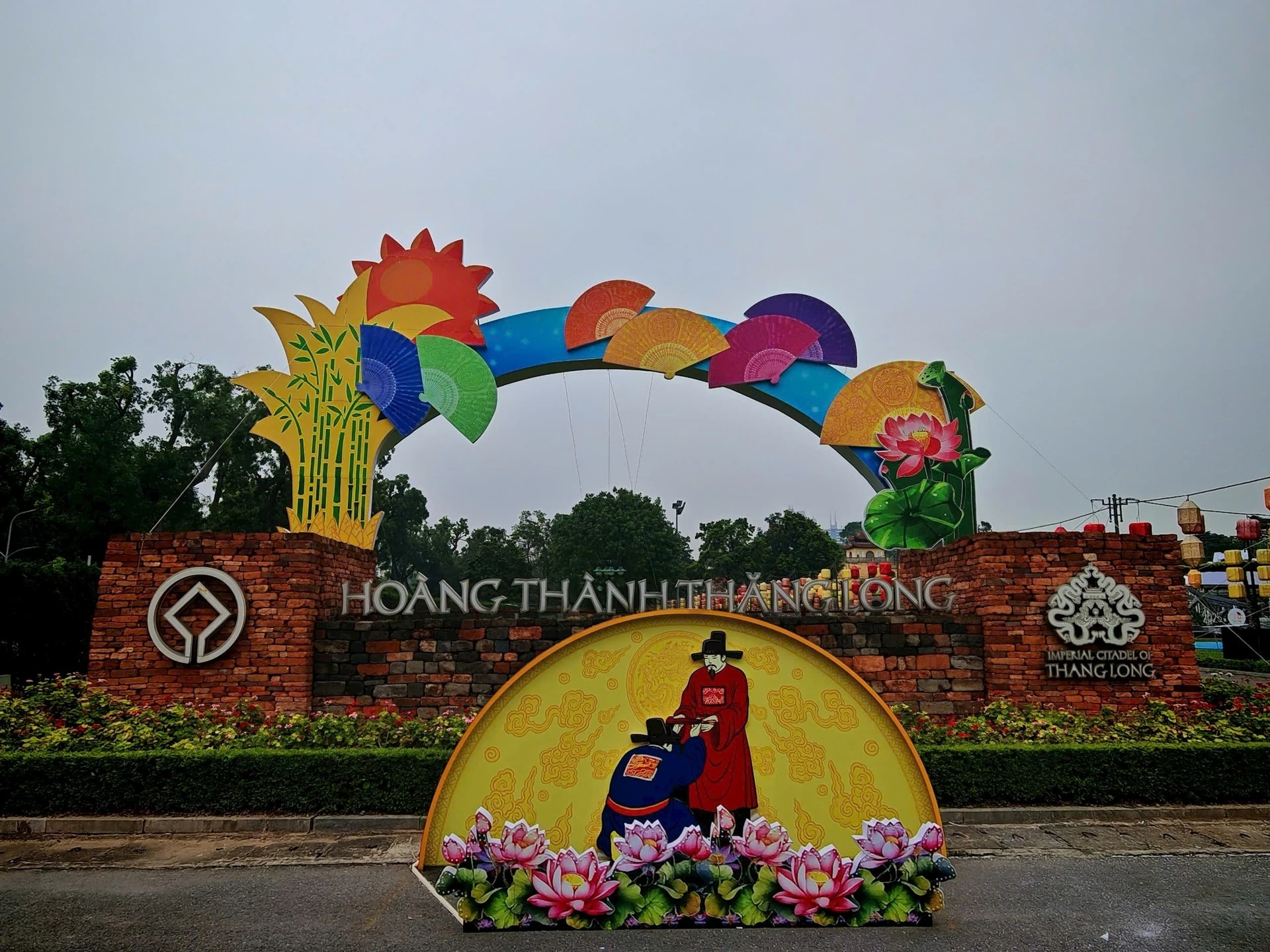 Tái hiện Tết Đoan ngọ xưa và nay tại Hoàng thành Thăng Long.