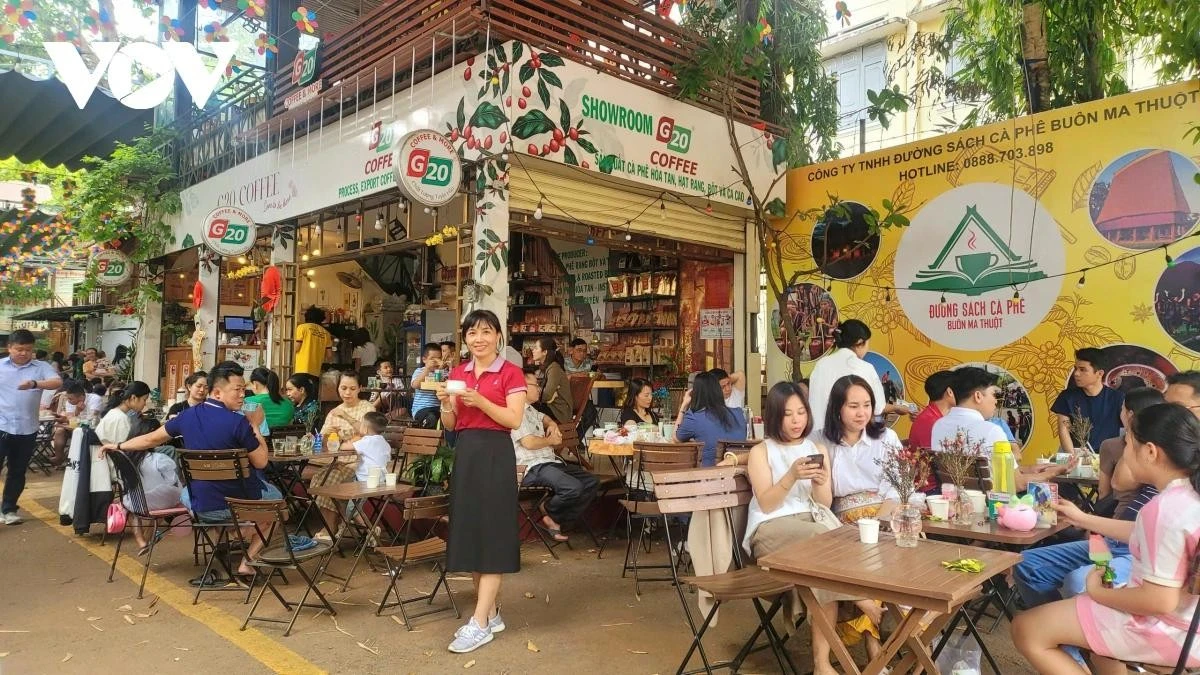 Văn hóa cà phê là một phần không thể thiếu trong đời sống hàng ngày của người dân Tây Nguyên.