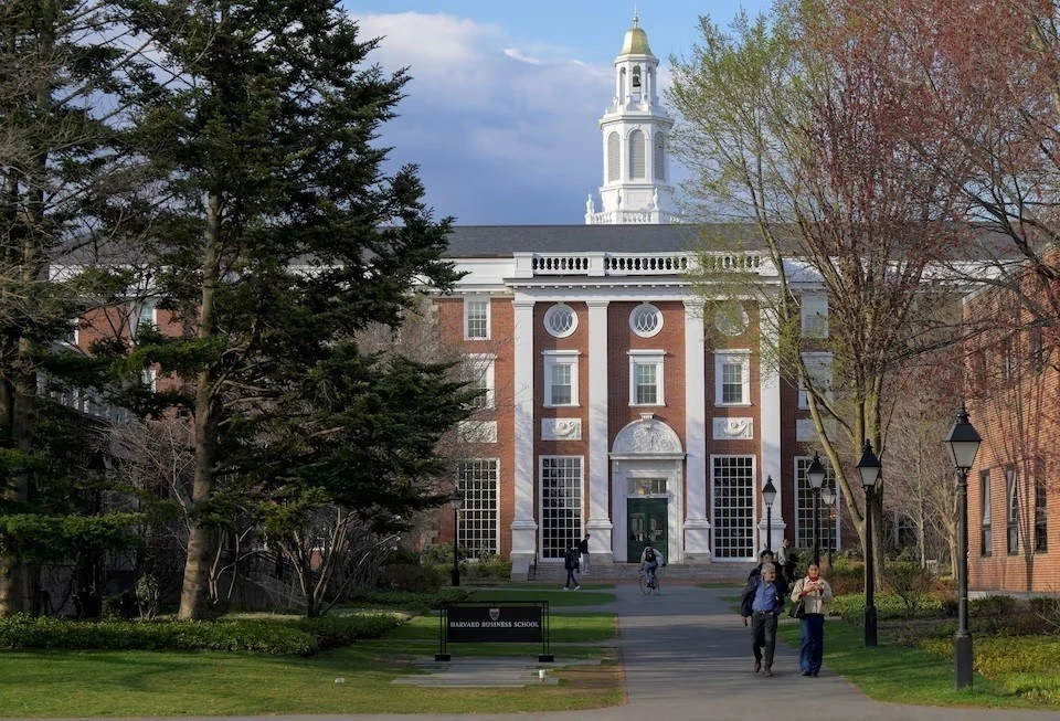 Đại học Harvard ở Cambridge, bang Massachusetts, Mỹ.