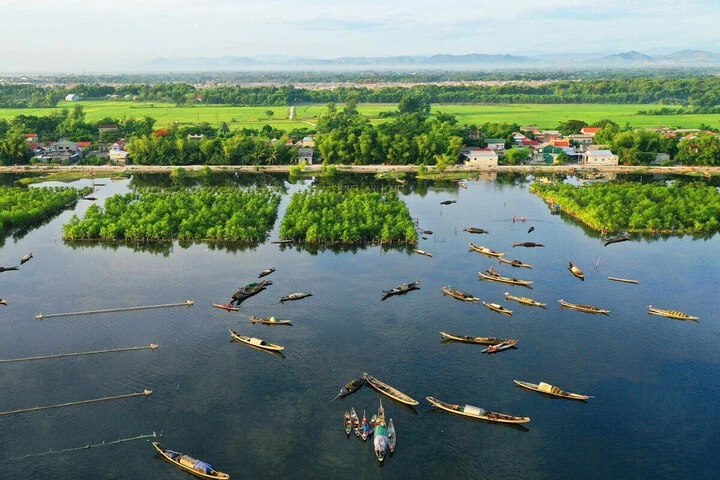 Làng chài Thái Dương Hạ.