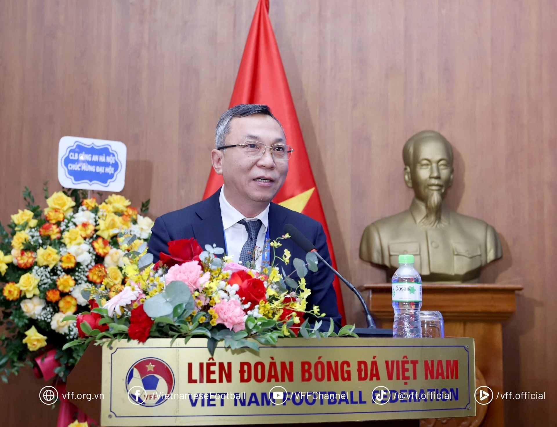 Chủ tịch VFF Trần Quốc Tuấn phát biểu tại Đại hội. Ảnh VFF