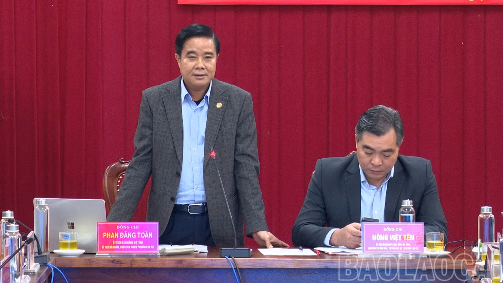 Lãnh đạo phường Sa Pa phát biểu tại hội nghị.