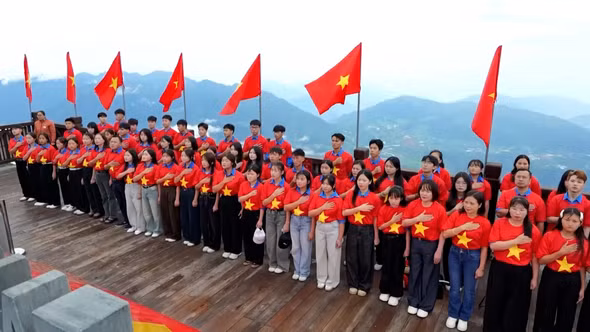 Bài 2: Tạo nguồn từ những mái trường