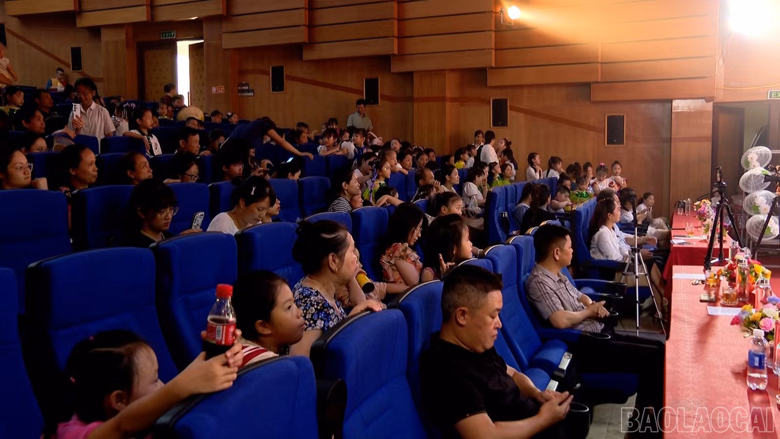baolaocai-br_dung-phat-thanh00-52-27-19still009.jpg