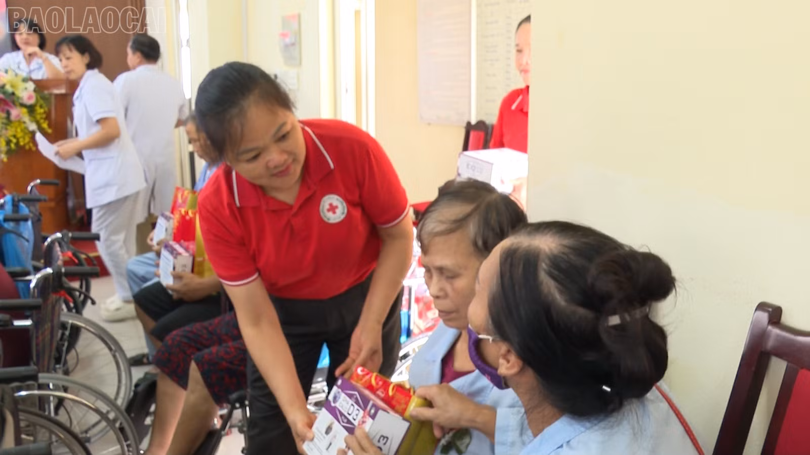 baolaocai-tl_van-anh-tiem-phong00-02-31-15still014.jpg