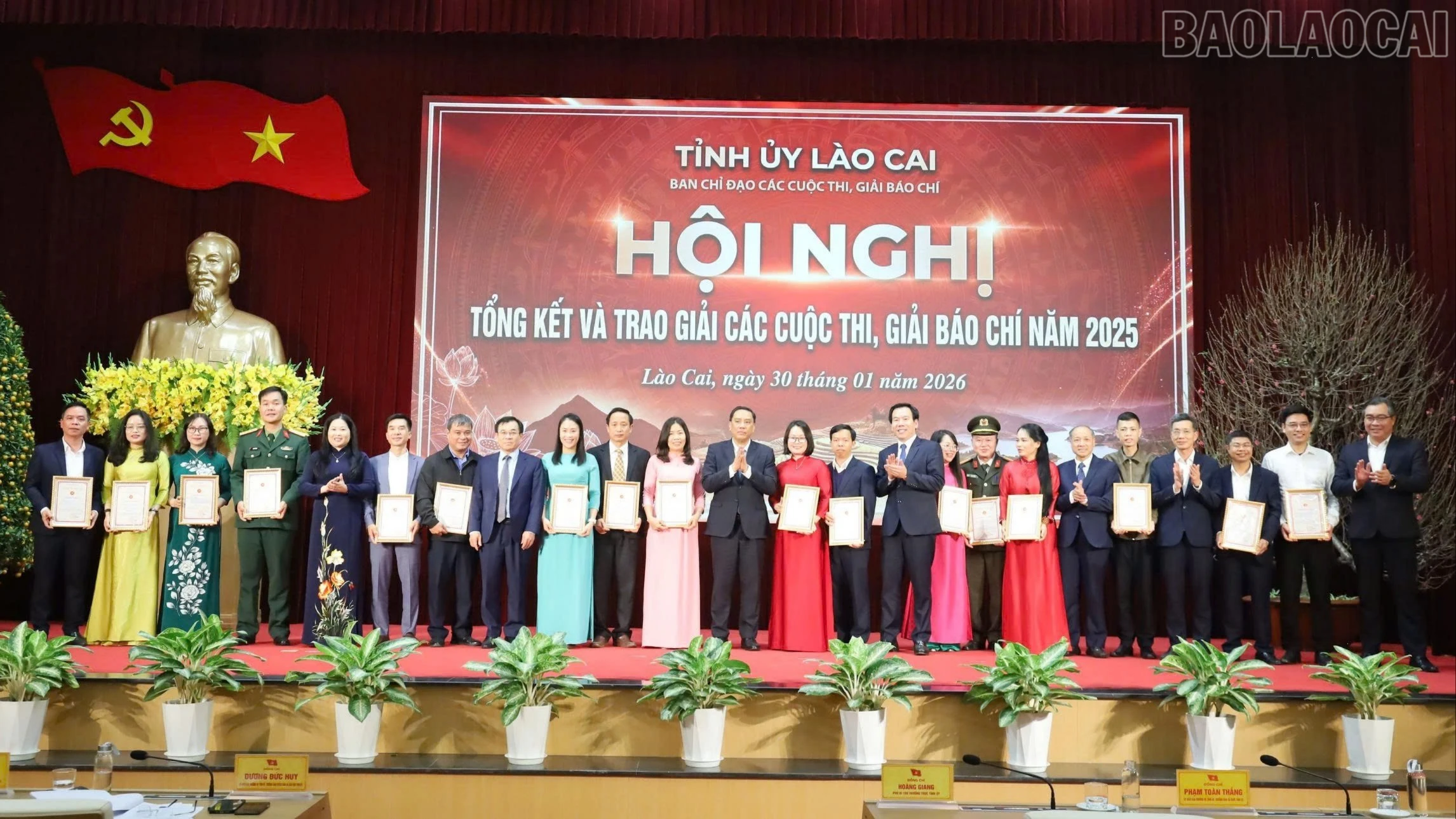 baolaocai-tr_z7484210914720-beb8cb1001ed772889ab855a1234e5ab-812.jpg