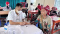 Khám sàng lọc, tư vấn sức khỏe cho 915 người cao tuổi xã Cốc San