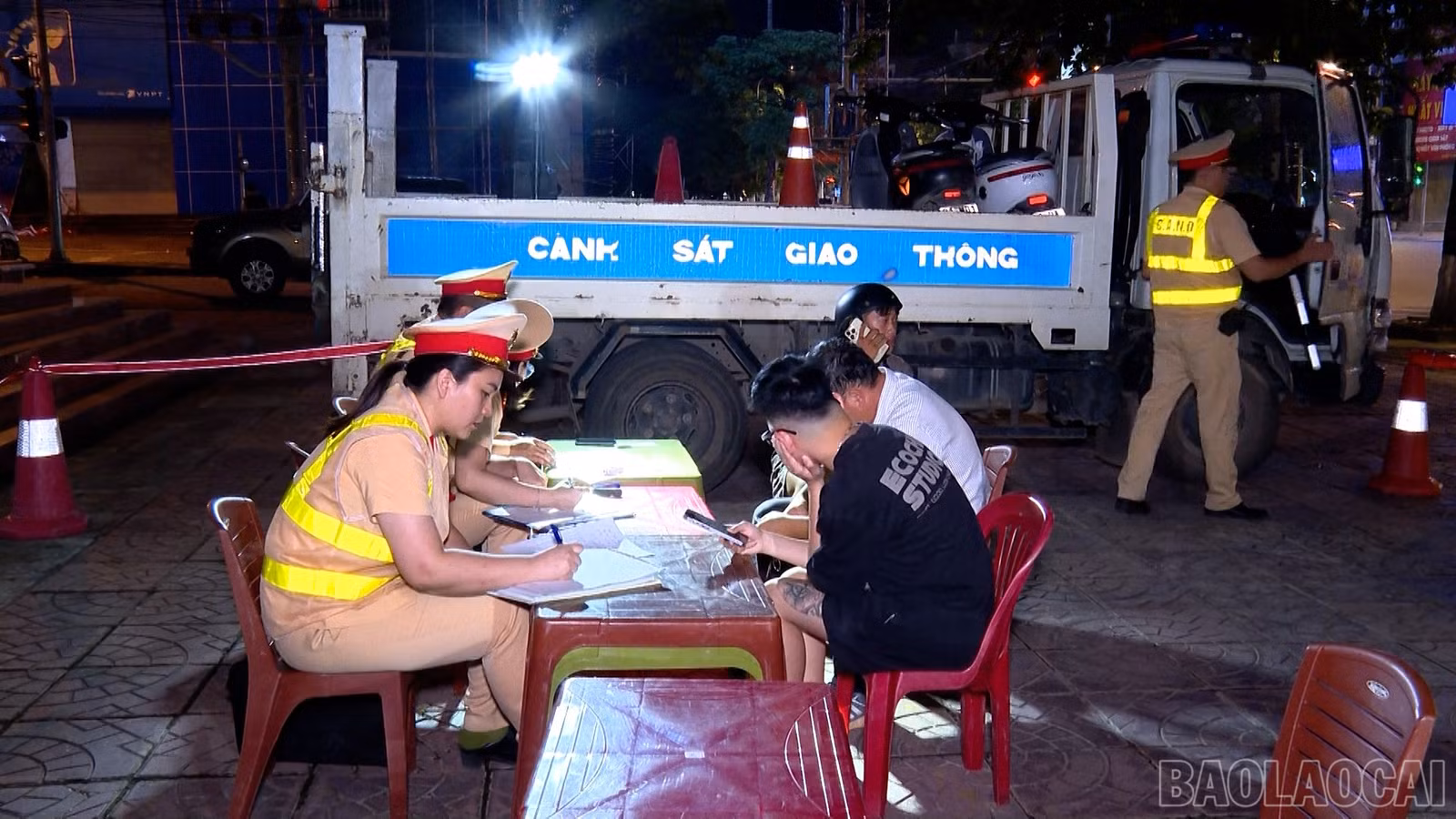 baolaocai-br_022-6726-100-00-53-14still002.jpg