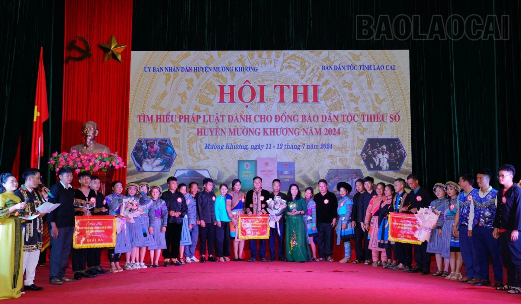 giải ba.jpg