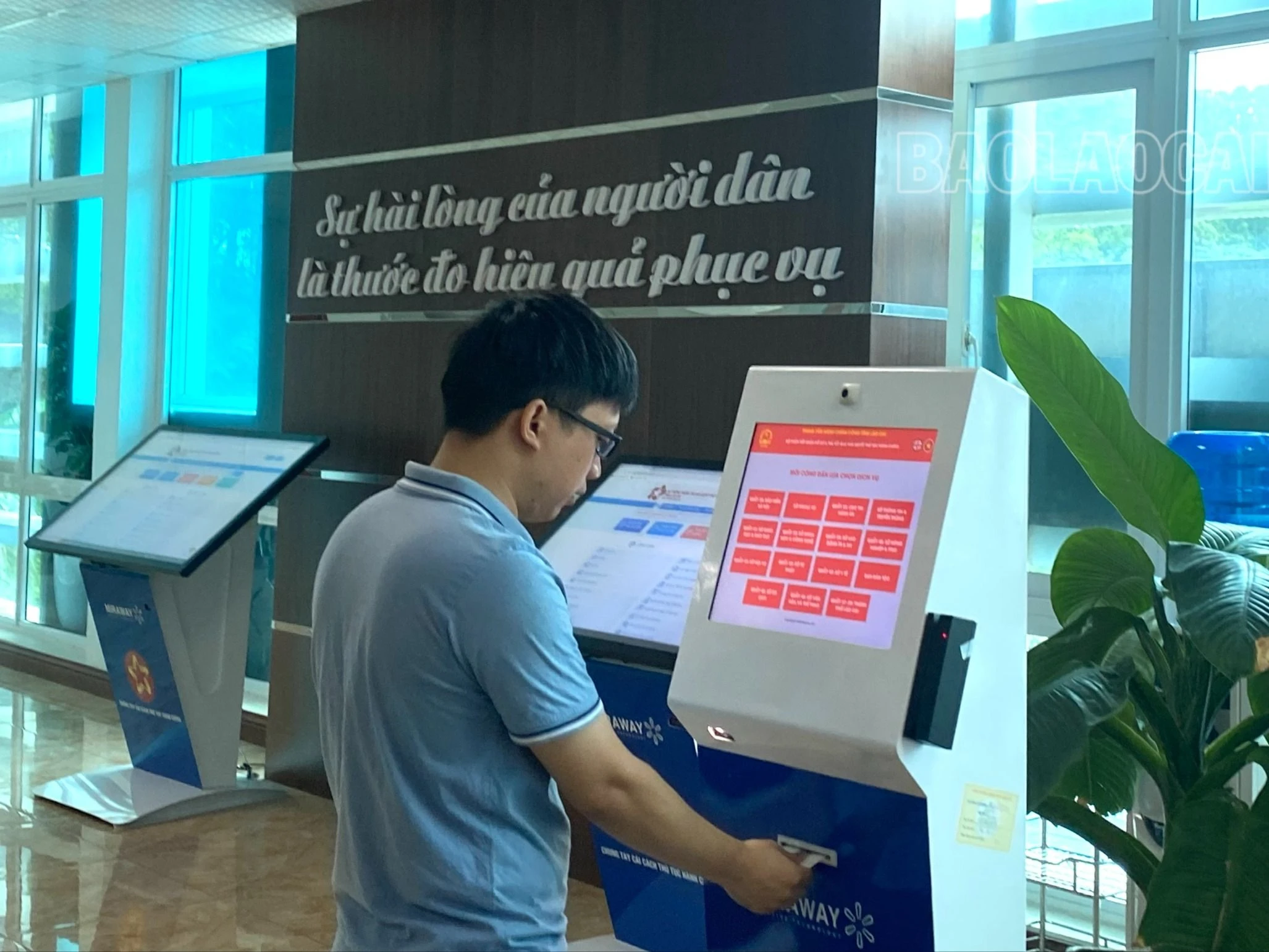 dich vu cong 1.jpg