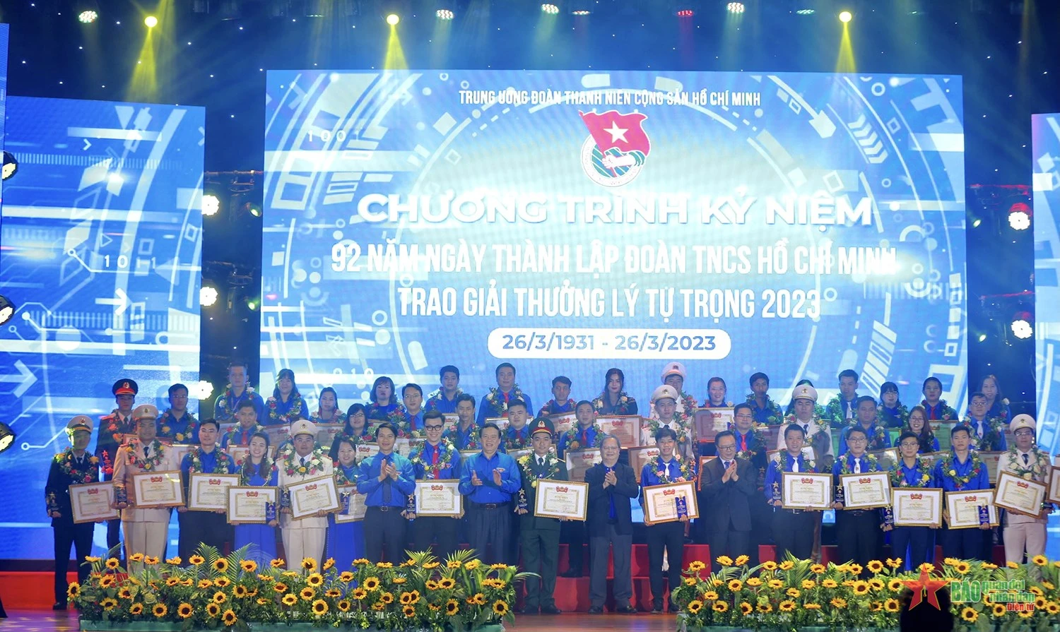 100 cán bộ Đoàn tiêu biểu nhận Giải thưởng Lý Tự Trọng ảnh 2 <a title="Báo Quân đội nhân dân | Tin tức quân đội, quốc phòng | Bảo vệ Tổ quốc" style="text-align:center;" href="https://www.qdnd.vn"><img src="/images/bannerv2.png" class="vllogo"></a>