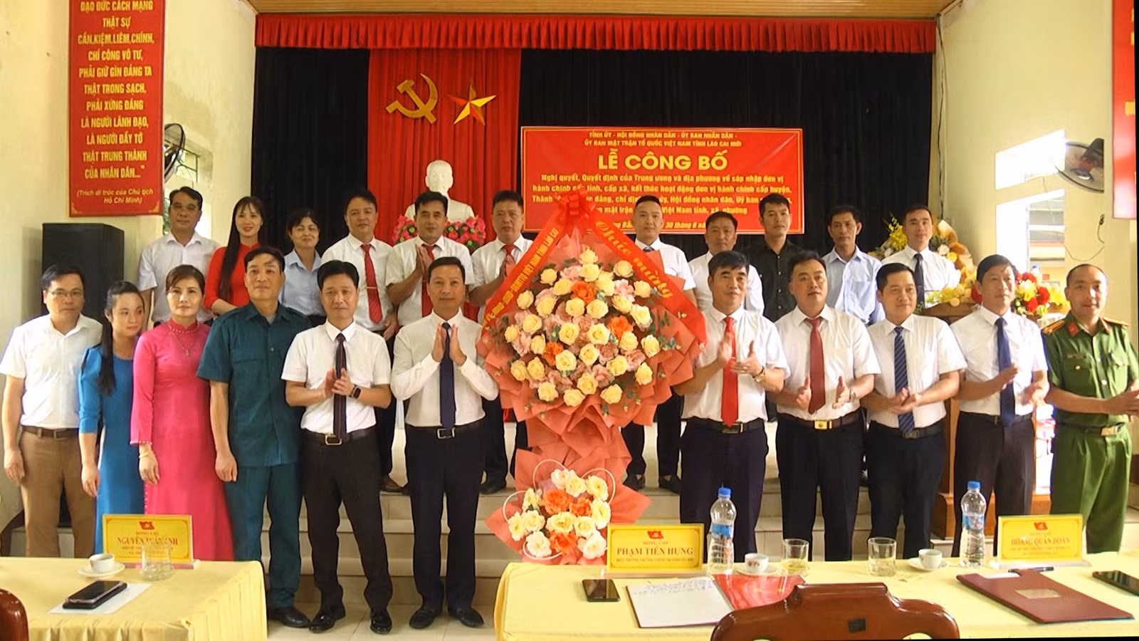 Các đồng chí trong Ban Chấp hành Đảng bộ xã Thượng Bằng La.