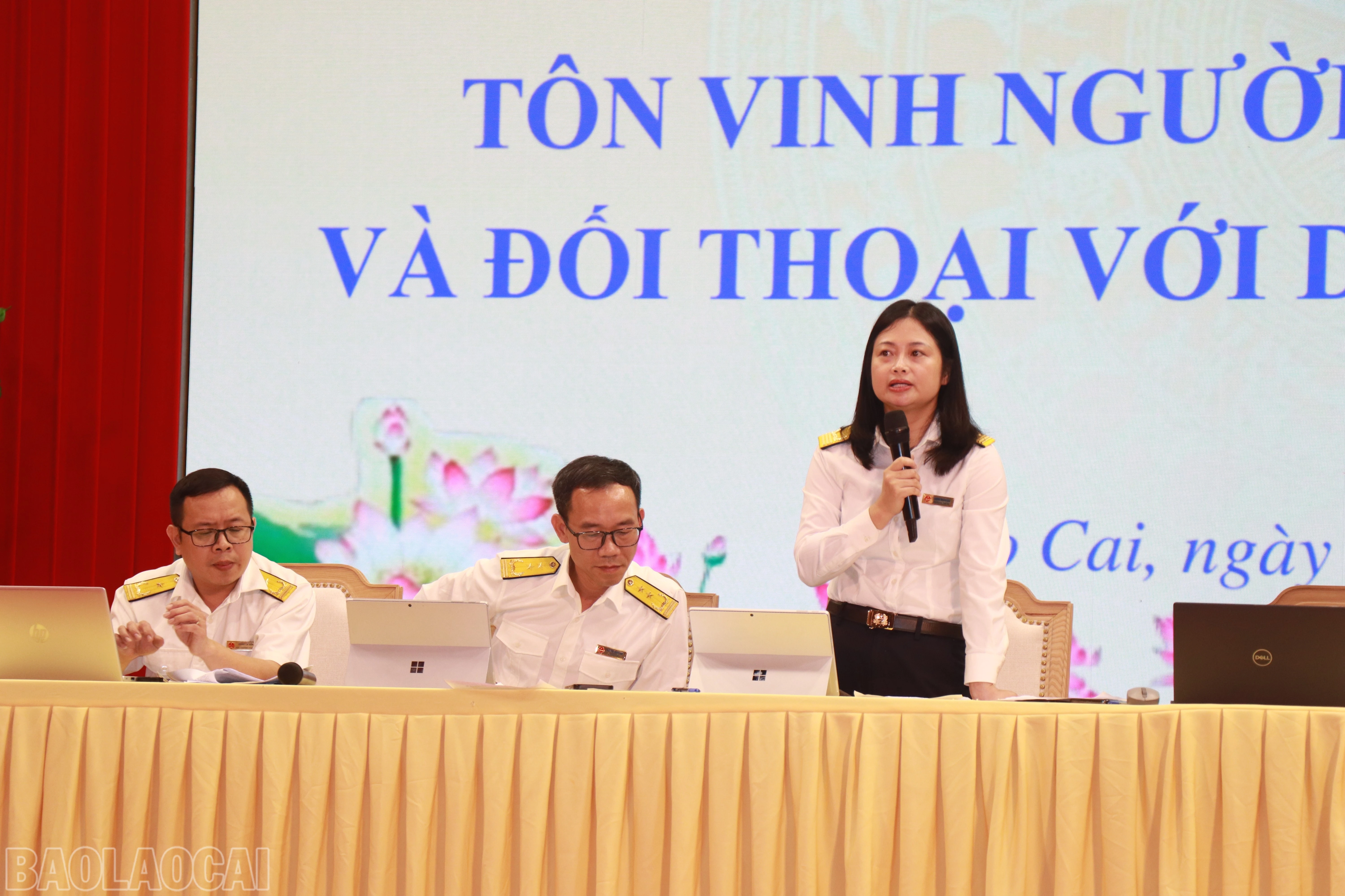 baolaocai-bl_doi-thoai.jpg