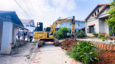 Hàng nghìn mét vuông đất được hiến, hàng rào lùi bước nhường chỗ cho đường giao thông