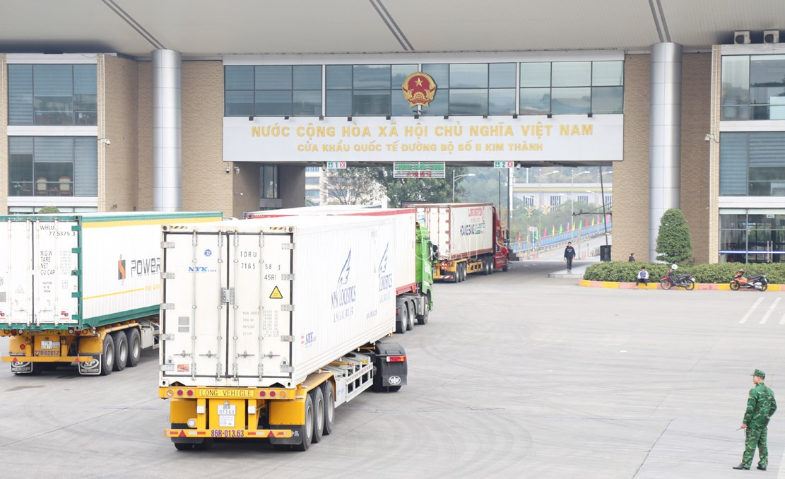 Hoạt động xuất - nhập khẩu hàng hóa tại Cửa khẩu Quốc tế đường bộ số II Kim Thành (Lào Cai). baolaocai-c_h1.jpg