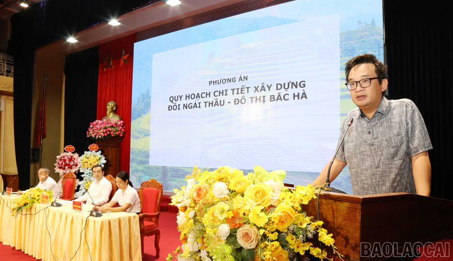 Đại diện doanh nghiệp phát biểu tại hội nghị. baolaocai-br_a4.jpg