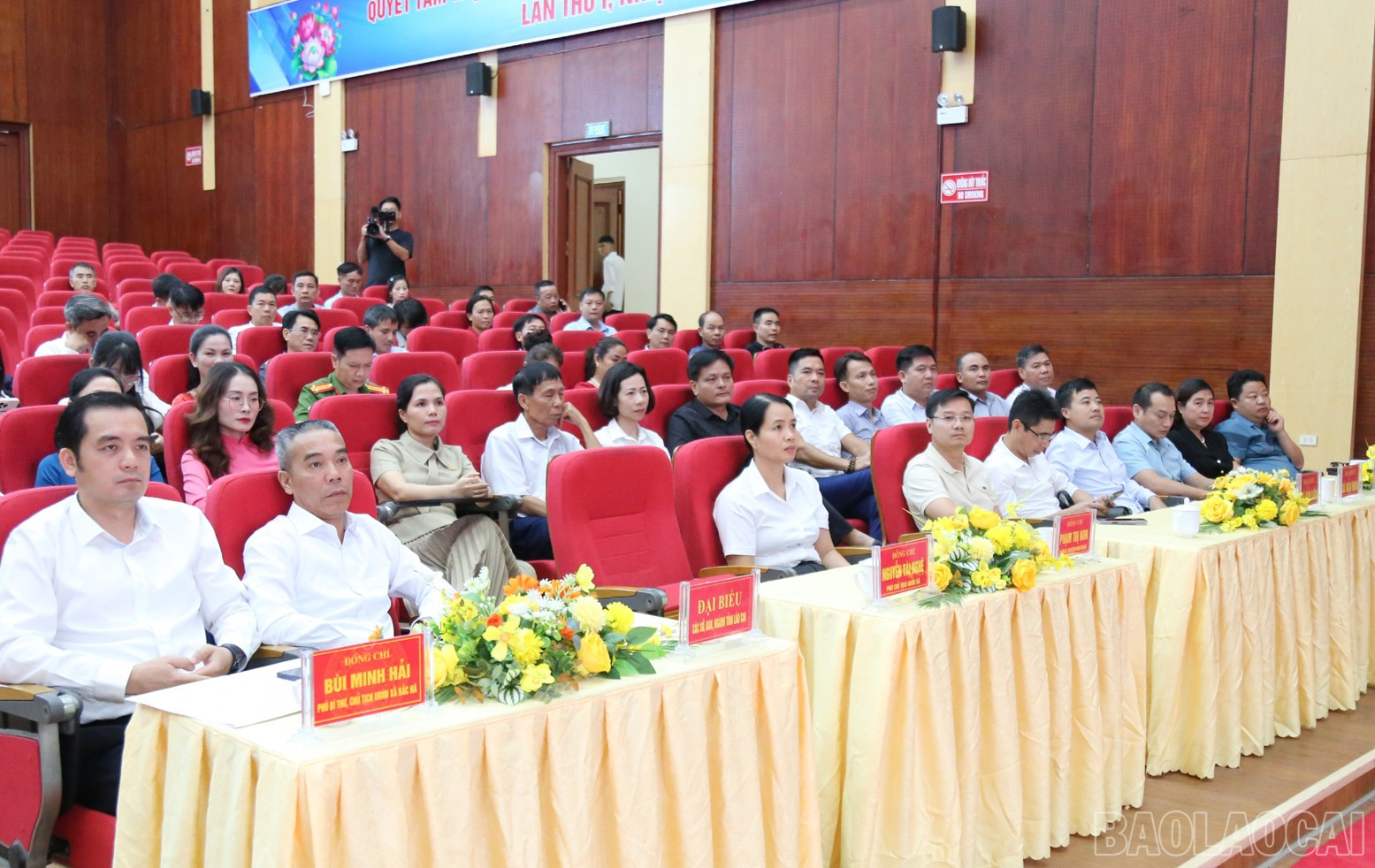 Đại biểu dự hội nghị. baolaocai-br_a9.jpg