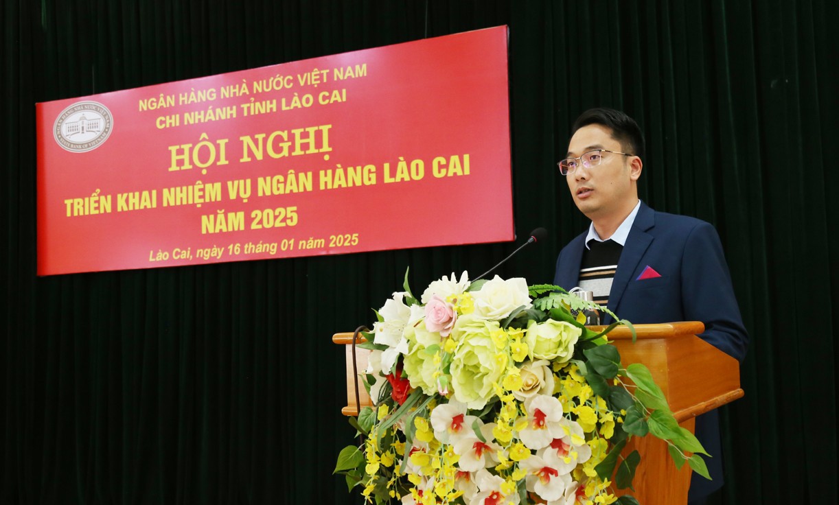Phó Giám đốc VietinBank Lào Cai Đặng Viết Ninh phát biểu tại hội nghị triển khai nhiệm vụ của ngành ngân hàng Lào Cai năm 2025. t33.jpg