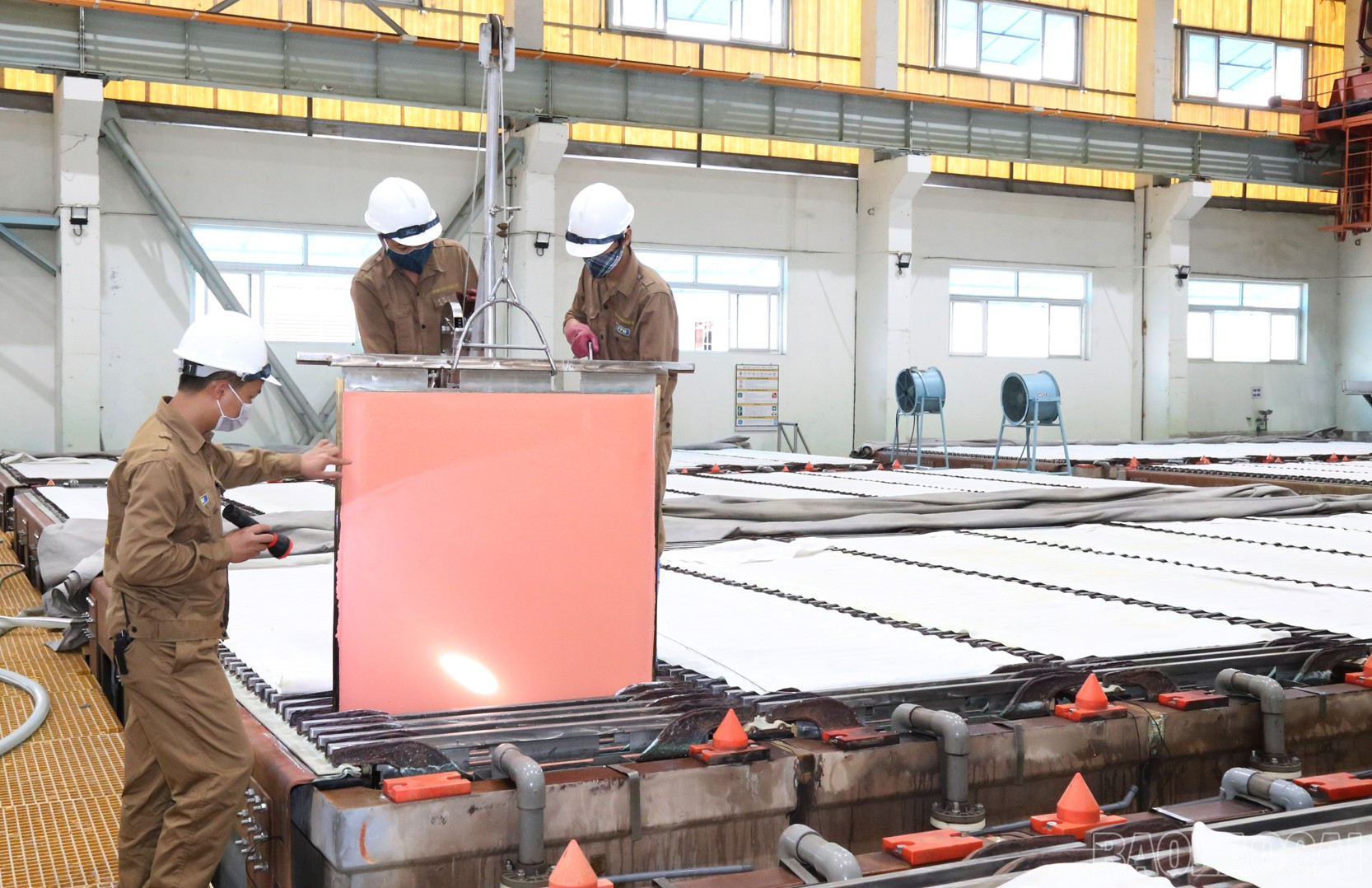 Sản xuất đồng tại Nhà máy Luyện đồng Lào Cai. baolaocai-br_a16.jpg