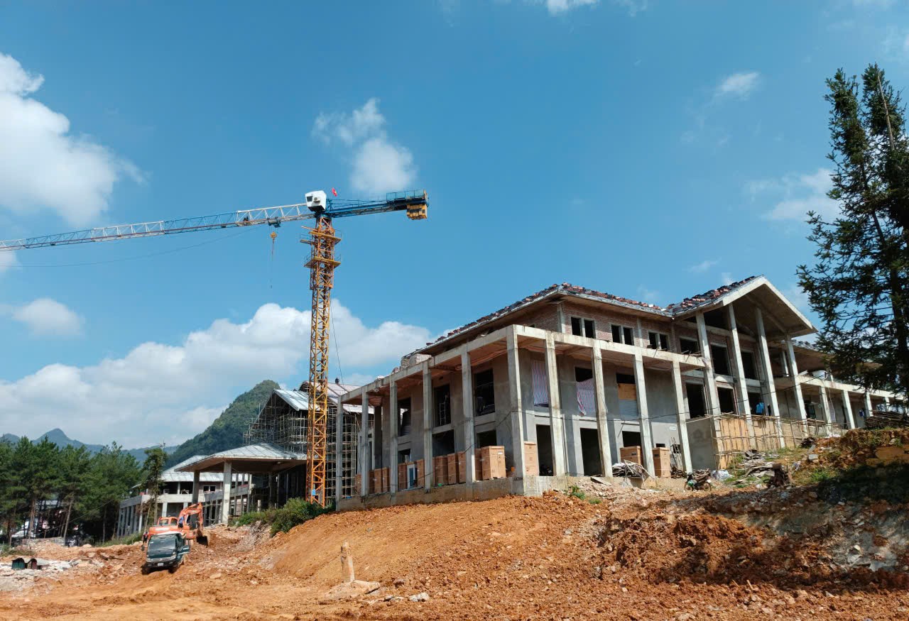 Các công trình xây dựng lớn trên địa bàn tỉnh đều do doanh nghiệp Lào Cai đảm nhiệm thi công. a15.jpg