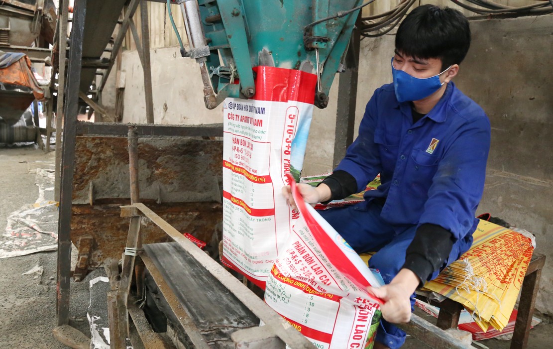 Sản xuất phân bón đảm bảo nguồn cung, phục vụ sản xuất vụ mùa. a3.jpg