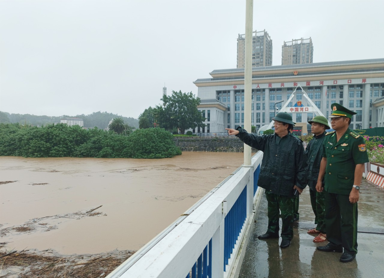 Lũ lớn trên các sông, suối. A4.jpg