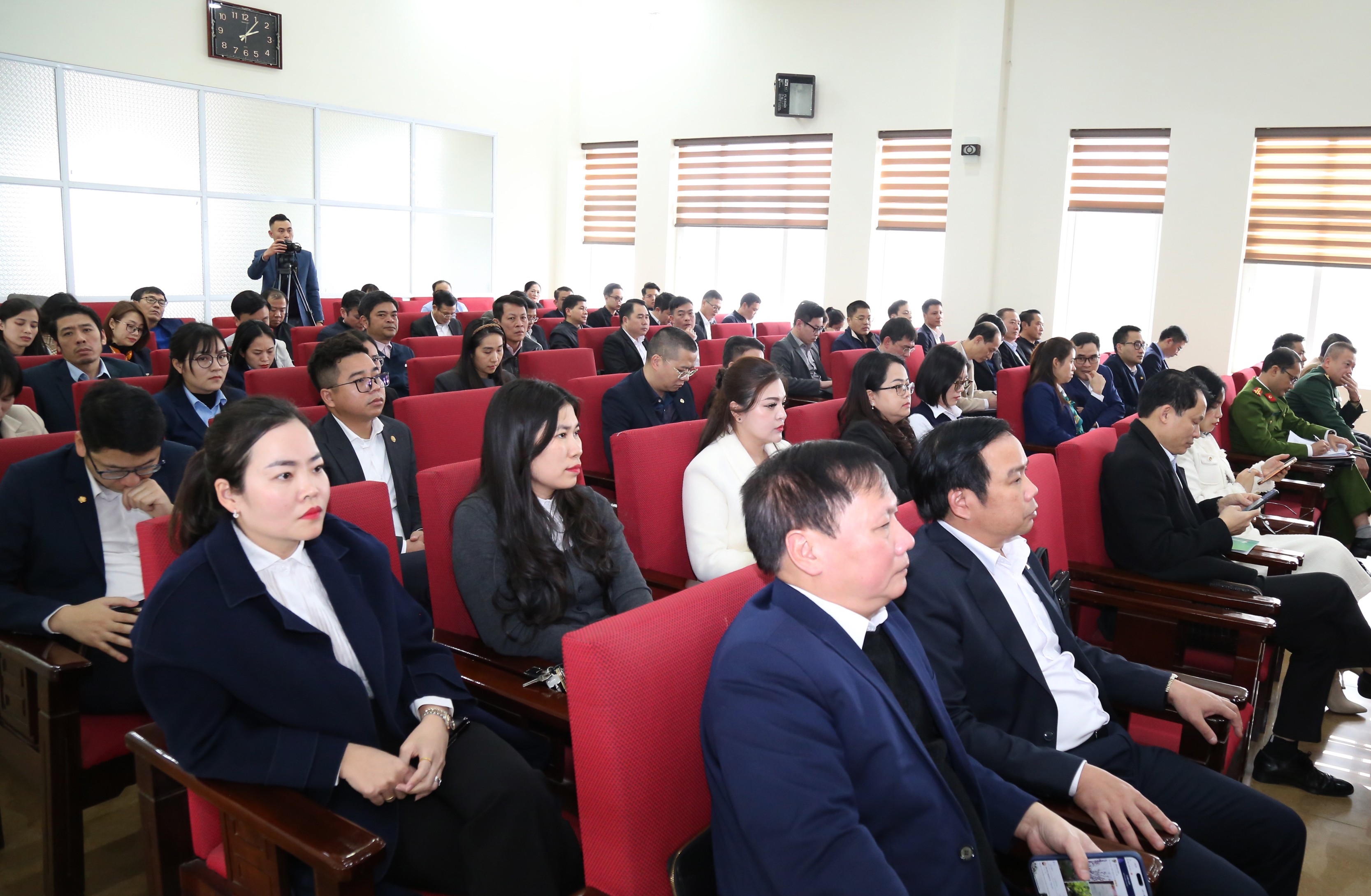 Đại biểu dự hội nghị. nh5.jpg
