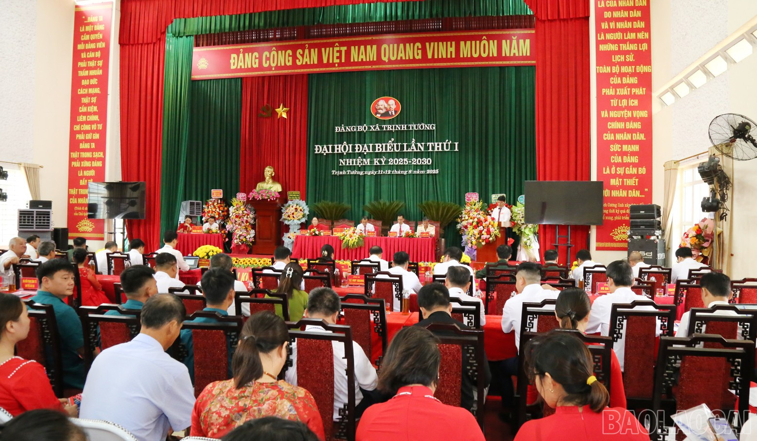 Quang cảnh đại hội. baolaocai-br_bx6.jpg