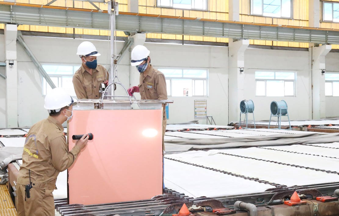 Các đơn vị sản xuất đồng duy trì sản xuất liên tục. a1.jpg