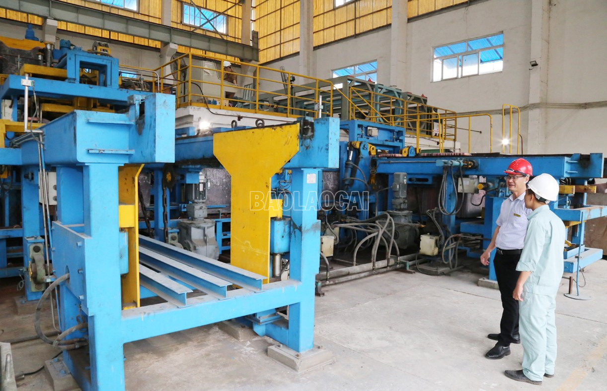 Nhà máy luyện đồng được đầu tư dây chuyền, công nghệ hiện đại. baolaocai-c_d3.jpg