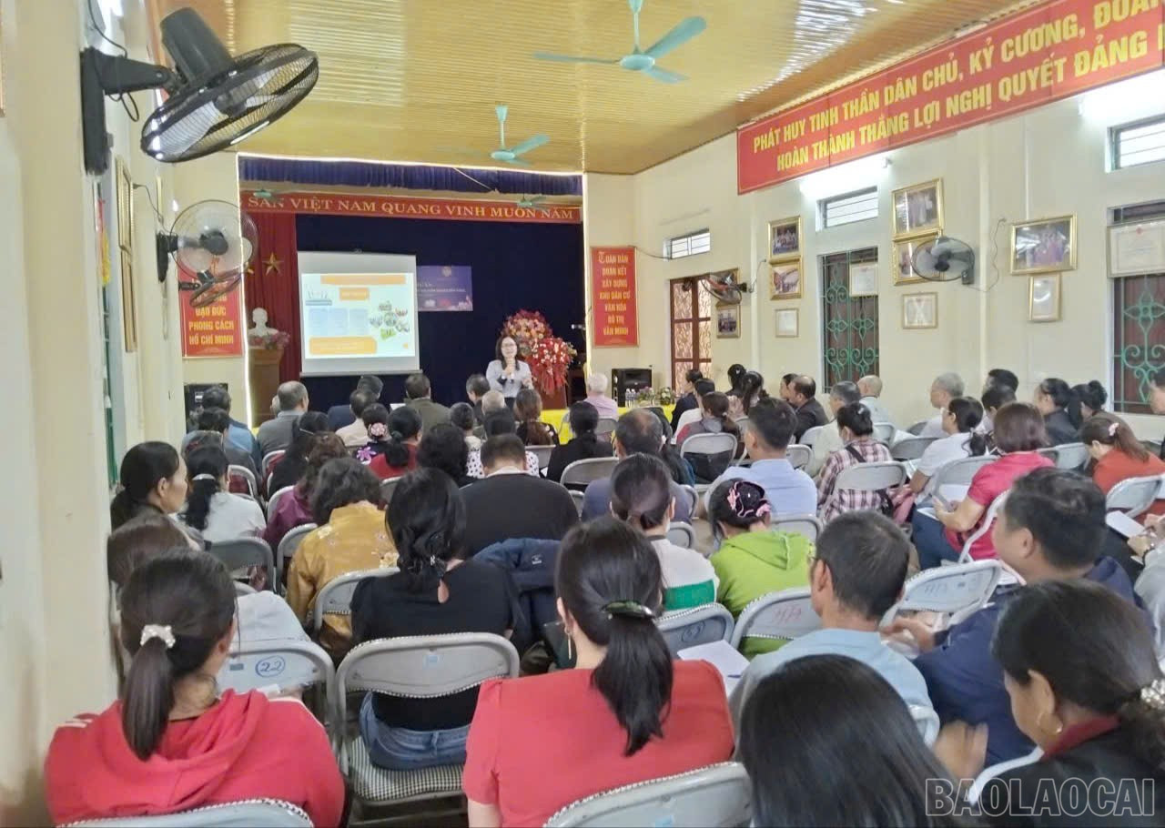 ສະມາຄົມຊາວກະສິກອນຂອງຕາແສງສະເໝີໄປພ້ອມກັບ ແລະ ສະໜັບສະໜູນສະມາຊິກໃນການເຂົ້າເຖິງທຶນ, ວິທະຍາສາດ ແລະ ເຕັກໂນໂລຊີ, ຄ່ອຍໆປ່ຽນແປງແນວຄິດການຜະລິດຂອງເຂົາເຈົ້າ, ເຂົ້າຮ່ວມໂຄງການພັດທະນາຊົນນະບົດໃໝ່ຢ່າງມີປະສິດທິພາບ. baolaocai-br_a6.jpg