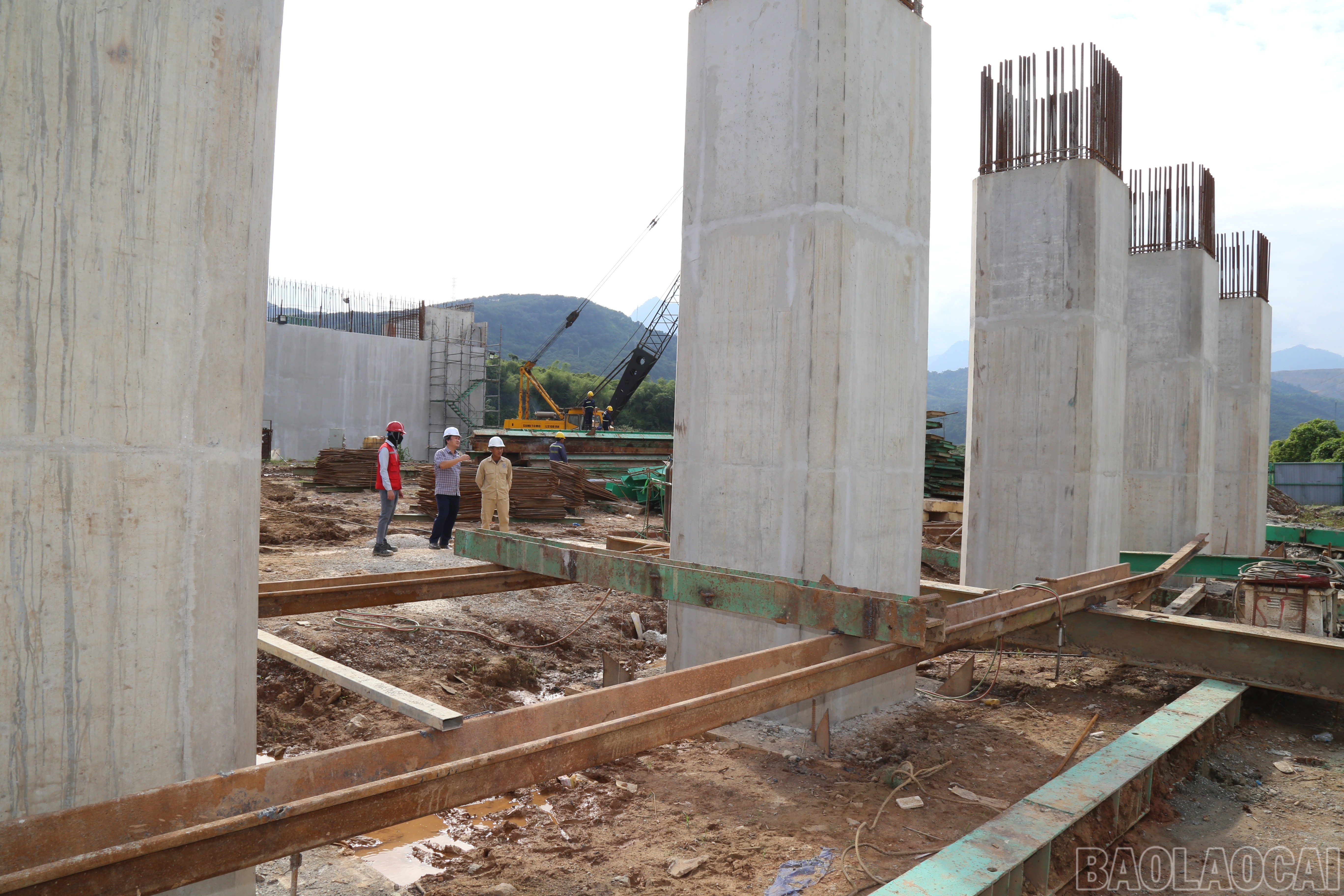 Thi công trụ cầu T8. baolaocai-br_img-2061.jpg