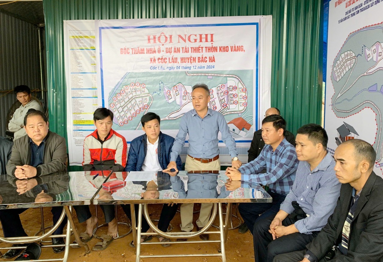 Quang cảnh buổi bốc thăm v6.jpg