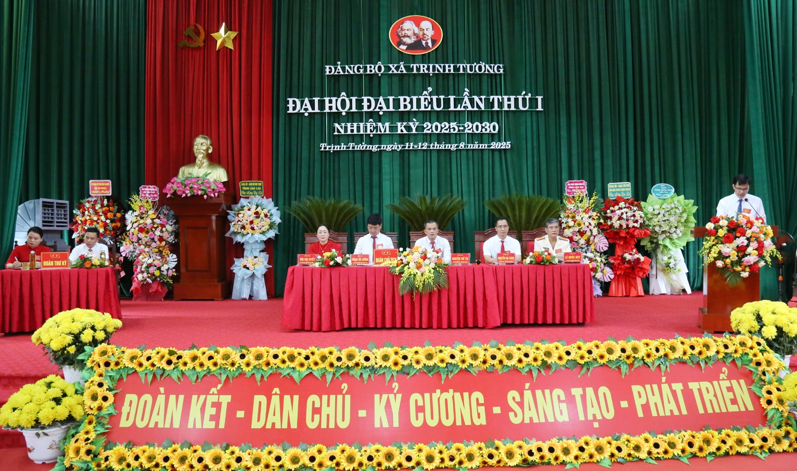 Các đại biểu phát biểu tại Đại hội. bx7.jpg