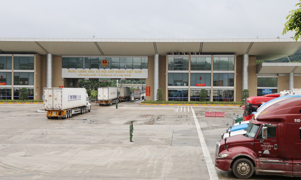 Hoạt động xuất - nhập khẩu tại Cửa khẩu Kim Thành. q1.jpg