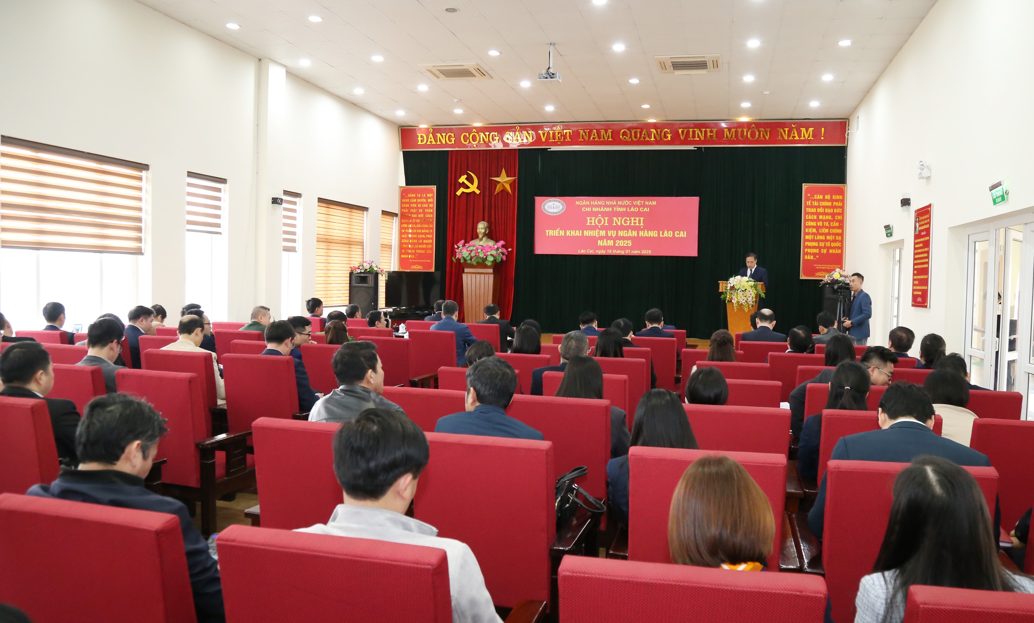 Quang cảnh hội nghị. nh6.jpg